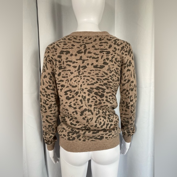 Forever 21 Women’s Cardigan Sweater - Picture 3 of 11